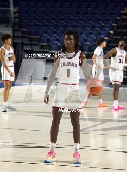 Thumbnail 1 in Lamar vs Westbury photogallery.