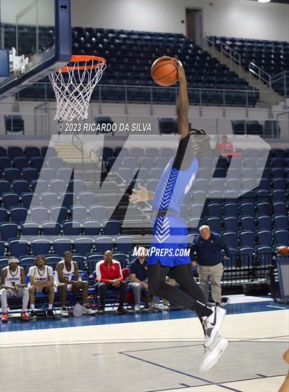 Thumbnail 2 in Lamar vs Westbury photogallery.