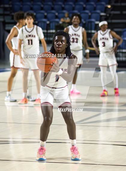 Thumbnail 3 in Lamar vs Westbury photogallery.