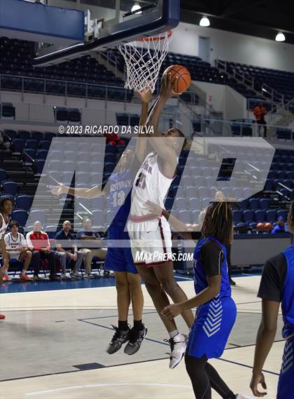 Thumbnail 2 in Lamar vs Westbury photogallery.