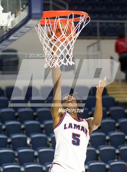 Thumbnail 3 in Lamar vs Westbury photogallery.