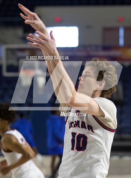 Thumbnail 2 in Lamar vs Westbury photogallery.