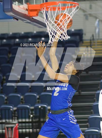 Thumbnail 3 in Lamar vs Westbury photogallery.