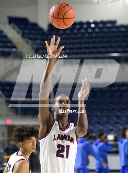 Thumbnail 3 in Lamar vs Westbury photogallery.