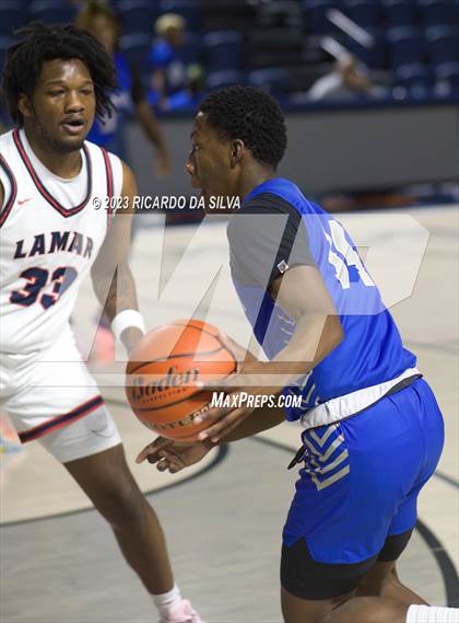 Thumbnail 1 in Lamar vs Westbury photogallery.