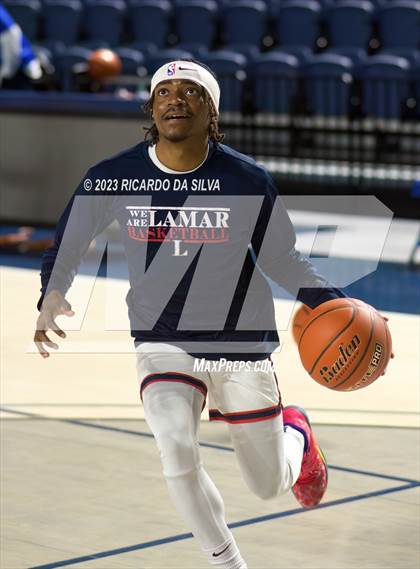 Thumbnail 1 in Lamar vs Westbury photogallery.