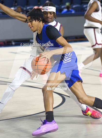 Thumbnail 3 in Lamar vs Westbury photogallery.