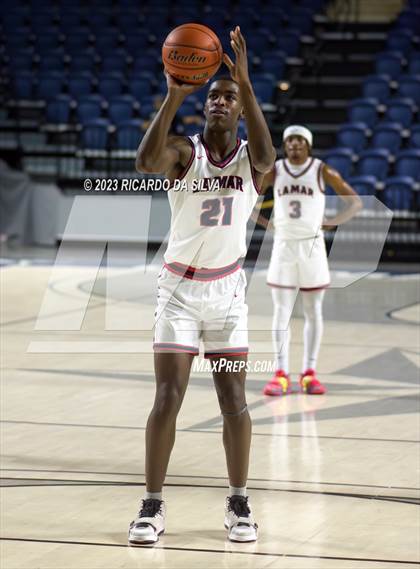 Thumbnail 3 in Lamar vs Westbury photogallery.