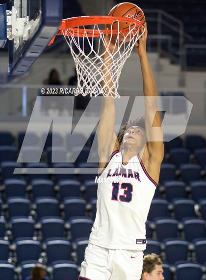 Thumbnail 2 in Lamar vs Westbury photogallery.