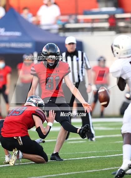 Thumbnail 3 in Cherokee vs. Carver photogallery.