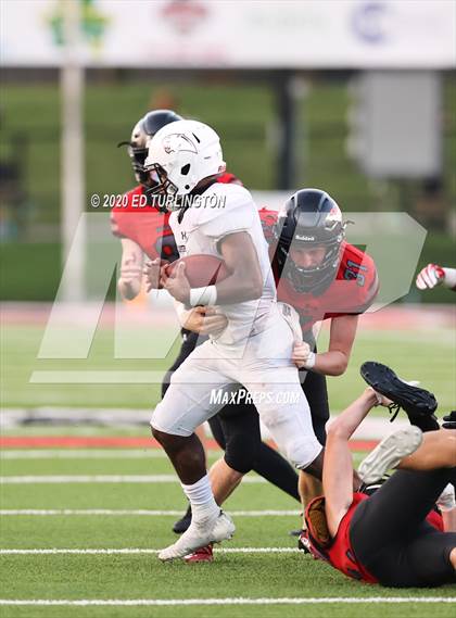 Thumbnail 3 in Cherokee vs. Carver photogallery.