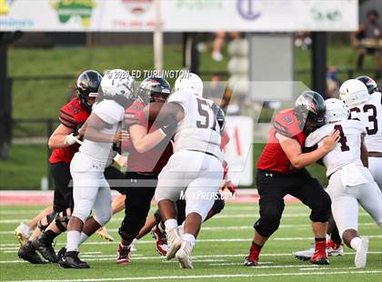 Thumbnail 1 in Cherokee vs. Carver photogallery.