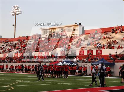 Thumbnail 1 in Cherokee vs. Carver photogallery.