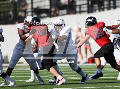 Thumbnail 1 in Cherokee vs. Carver photogallery.