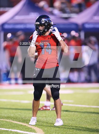 Thumbnail 3 in Cherokee vs. Carver photogallery.