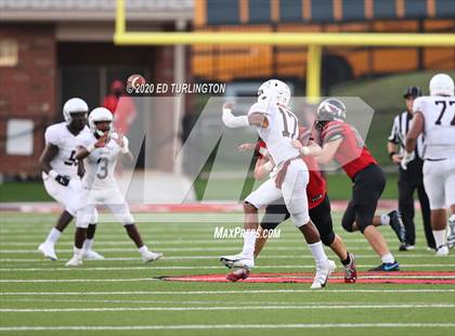 Thumbnail 1 in Cherokee vs. Carver photogallery.