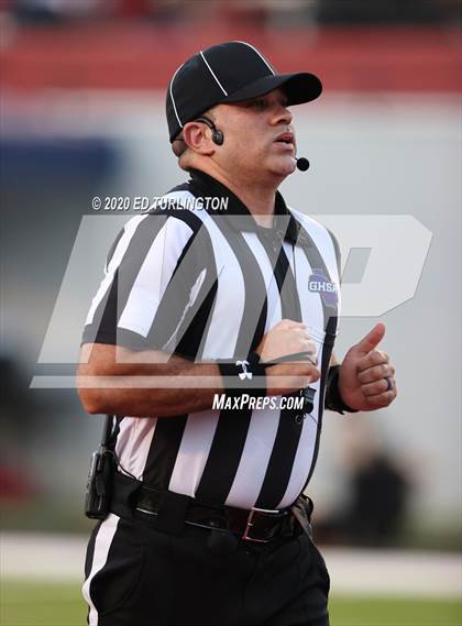 Thumbnail 2 in Cherokee vs. Carver photogallery.