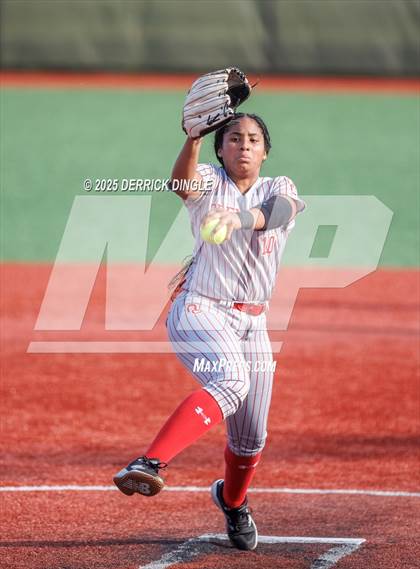 Thumbnail 1 in Glen Cove vs MacArthur (Nassau Class AA Championship) photogallery.