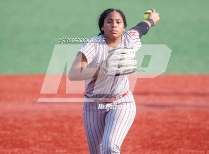 Thumbnail 3 in Glen Cove vs MacArthur (Nassau Class AA Championship) photogallery.