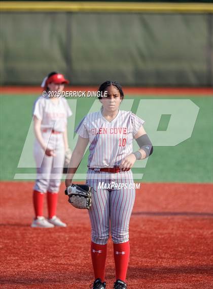 Thumbnail 3 in Glen Cove vs MacArthur (Nassau Class AA Championship) photogallery.