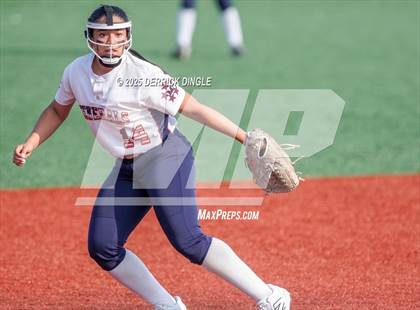 Thumbnail 1 in Glen Cove vs MacArthur (Nassau Class AA Championship) photogallery.