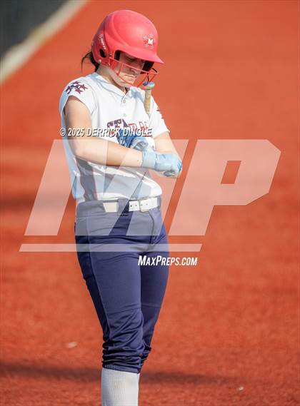 Thumbnail 1 in Glen Cove vs MacArthur (Nassau Class AA Championship) photogallery.