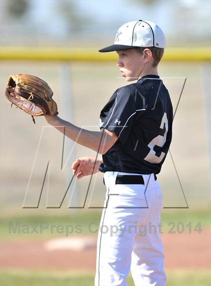 Thumbnail 2 in Lindsay vs. Pottsboro (Blue Ridge Tournament) photogallery.
