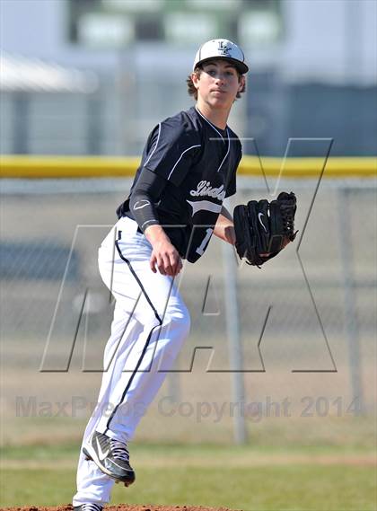 Thumbnail 1 in Lindsay vs. Pottsboro (Blue Ridge Tournament) photogallery.