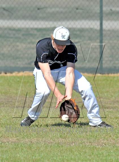Thumbnail 3 in Lindsay vs. Pottsboro (Blue Ridge Tournament) photogallery.