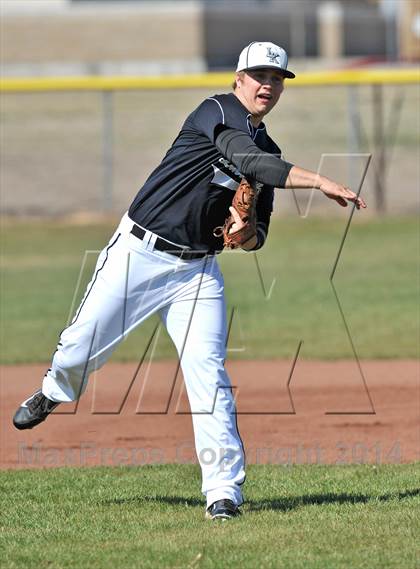 Thumbnail 3 in Lindsay vs. Pottsboro (Blue Ridge Tournament) photogallery.