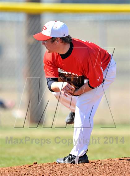 Thumbnail 2 in Lindsay vs. Pottsboro (Blue Ridge Tournament) photogallery.