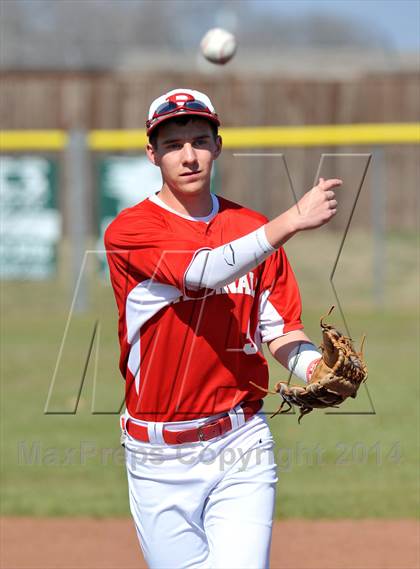 Thumbnail 2 in Lindsay vs. Pottsboro (Blue Ridge Tournament) photogallery.