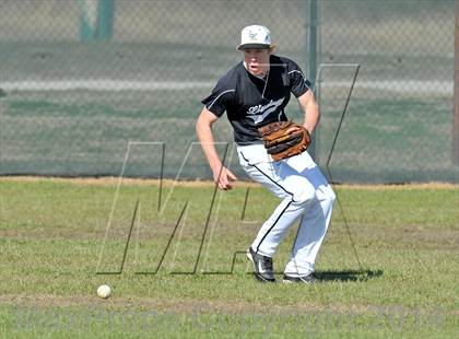 Thumbnail 1 in Lindsay vs. Pottsboro (Blue Ridge Tournament) photogallery.