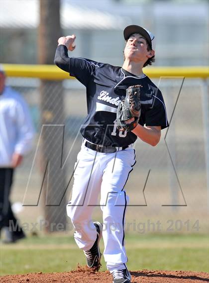 Thumbnail 1 in Lindsay vs. Pottsboro (Blue Ridge Tournament) photogallery.