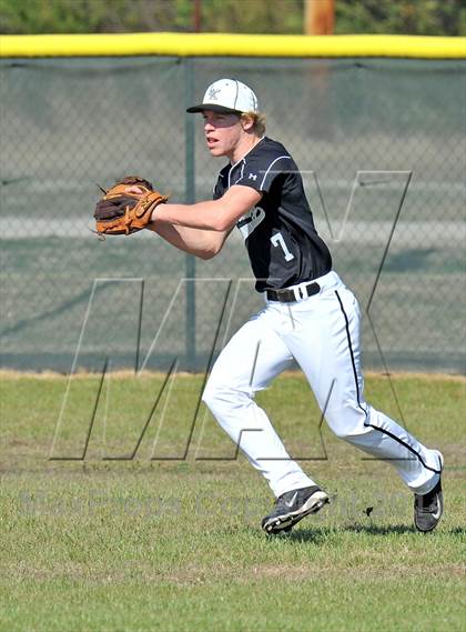 Thumbnail 1 in Lindsay vs. Pottsboro (Blue Ridge Tournament) photogallery.