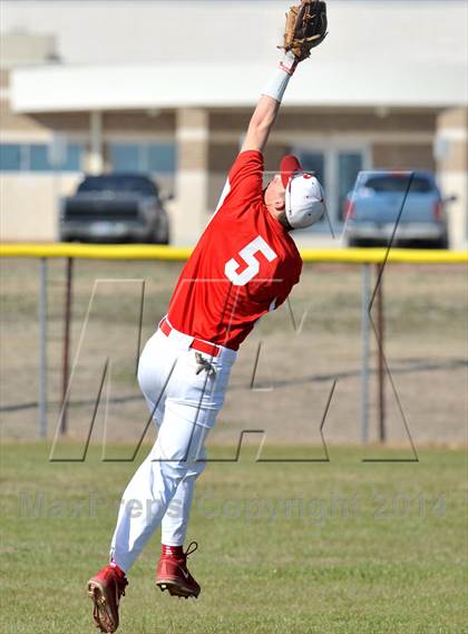 Thumbnail 3 in Lindsay vs. Pottsboro (Blue Ridge Tournament) photogallery.