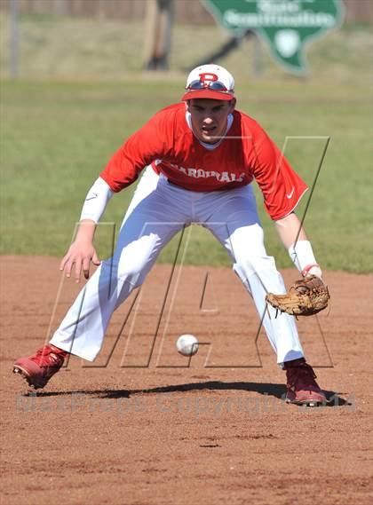Thumbnail 2 in Lindsay vs. Pottsboro (Blue Ridge Tournament) photogallery.