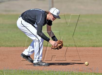 Thumbnail 1 in Lindsay vs. Pottsboro (Blue Ridge Tournament) photogallery.