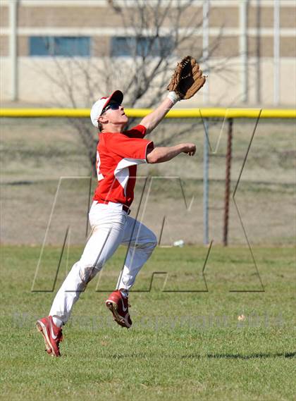 Thumbnail 1 in Lindsay vs. Pottsboro (Blue Ridge Tournament) photogallery.