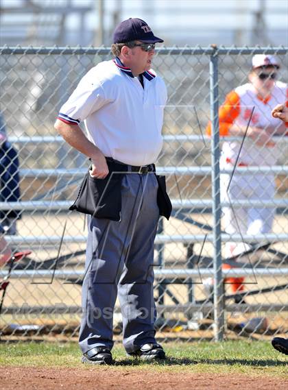 Thumbnail 3 in Lindsay vs. Pottsboro (Blue Ridge Tournament) photogallery.