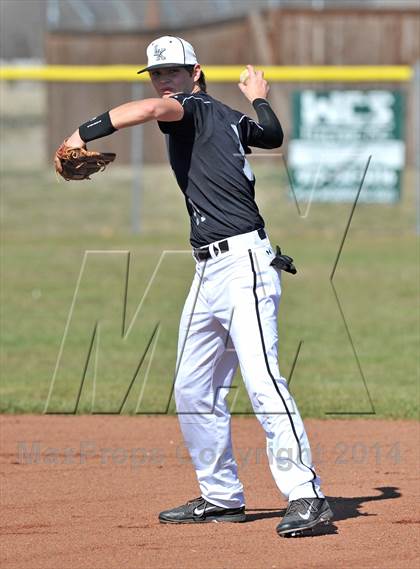 Thumbnail 2 in Lindsay vs. Pottsboro (Blue Ridge Tournament) photogallery.