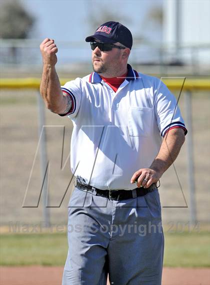 Thumbnail 1 in Lindsay vs. Pottsboro (Blue Ridge Tournament) photogallery.