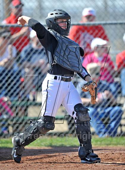 Thumbnail 1 in Lindsay vs. Pottsboro (Blue Ridge Tournament) photogallery.