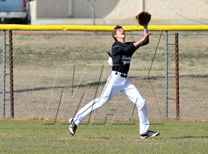 Thumbnail 1 in Lindsay vs. Pottsboro (Blue Ridge Tournament) photogallery.