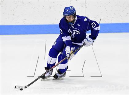 Thumbnail 3 in Darien vs. Notre Dame, Fairfield (CIAC DI Semifinal) photogallery.
