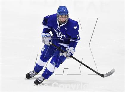 Thumbnail 3 in Darien vs. Notre Dame, Fairfield (CIAC DI Semifinal) photogallery.