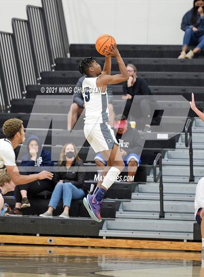 Thumbnail 2 in Chaparral vs. Marina (Tustin Holiday Classic) photogallery.