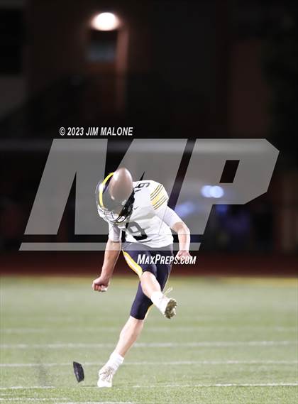 Thumbnail 2 in Bishop O'Dowd @ Moreau Catholic photogallery.