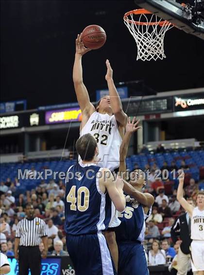 Thumbnail 2 in La Costa Canyon vs. Archbishop Mitty (CIF State D2 Final) photogallery.