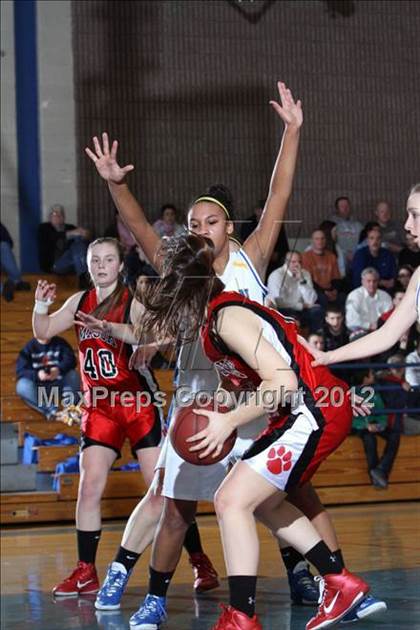Thumbnail 1 in Masuk @ Bacon Academy (CIAC Class L 2nd Round) photogallery.